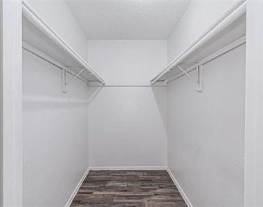 300 W Wintergreen Road - Photo Thumbnail 13