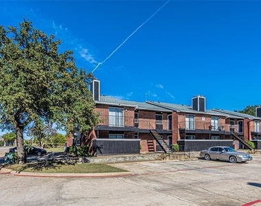 300 W Wintergreen Road - Photo Thumbnail 1