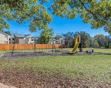 300 W Wintergreen Road - Photo Thumbnail 2