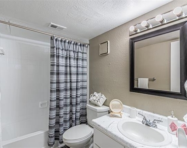 300 W Wintergreen Road - Photo Thumbnail 12