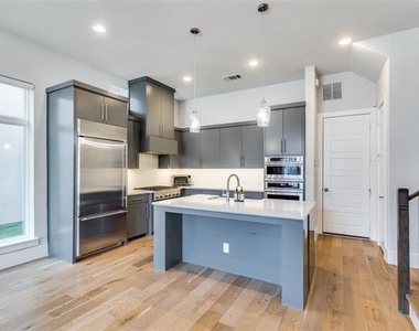 6141 Preserve Drive - Photo Thumbnail 7