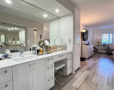 5100 N Ocean Boulevard - Photo Thumbnail 8
