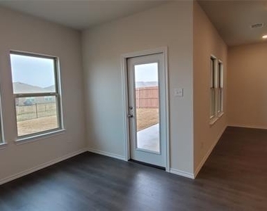 813 Fueller Drive - Photo Thumbnail 16