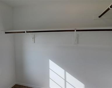 813 Fueller Drive - Photo Thumbnail 27