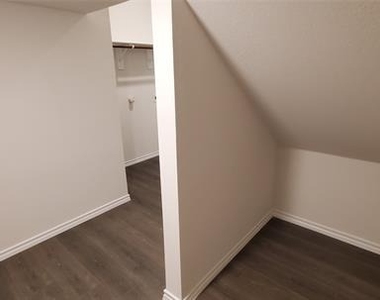 813 Fueller Drive - Photo Thumbnail 10