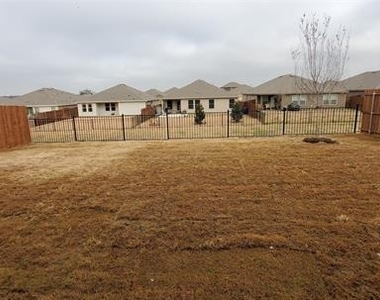 813 Fueller Drive - Photo Thumbnail 19