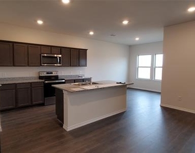 813 Fueller Drive - Photo Thumbnail 13