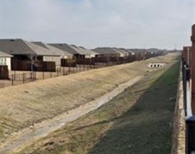 813 Fueller Drive - Photo Thumbnail 32