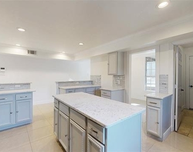 2821 Dove Pond Drive - Photo Thumbnail 14