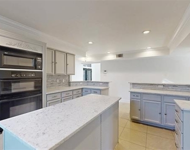 2821 Dove Pond Drive - Photo Thumbnail 15