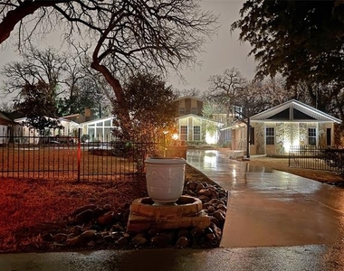 2821 Dove Pond Drive - Photo Thumbnail 4