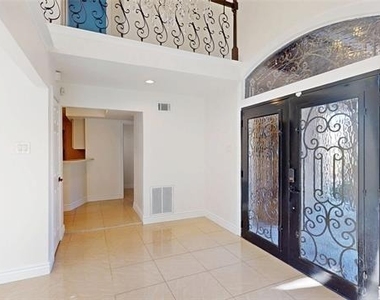 2821 Dove Pond Drive - Photo Thumbnail 5