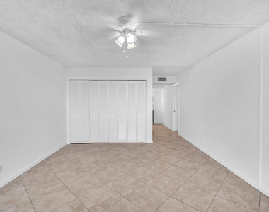 3100 N Pine Island Road - Photo Thumbnail 15