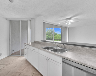 3100 N Pine Island Road - Photo Thumbnail 3