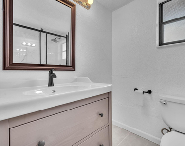 3100 N Pine Island Road - Photo Thumbnail 19