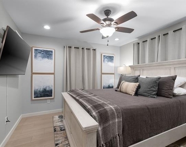 408 E Liberty Street - Photo Thumbnail 18