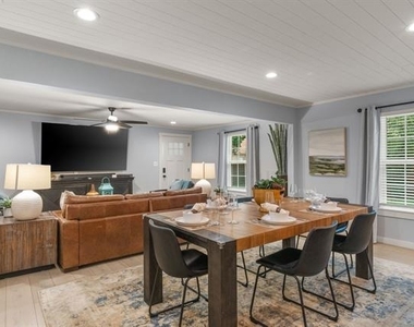 408 E Liberty Street - Photo Thumbnail 13