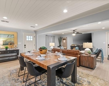 408 E Liberty Street - Photo Thumbnail 7