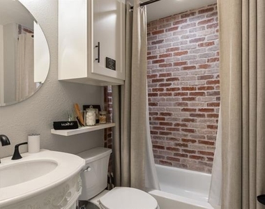 408 E Liberty Street - Photo Thumbnail 14