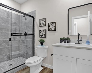 705 E Hanna Street - Photo Thumbnail 20