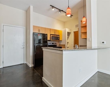 201 W Lancaster Avenue - Photo Thumbnail 4