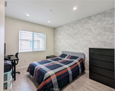 9559 Firestone Boulevard - Photo Thumbnail 17