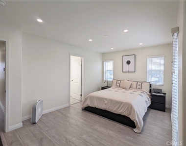 9559 Firestone Boulevard - Photo Thumbnail 11