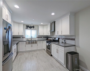 9559 Firestone Boulevard - Photo Thumbnail 5