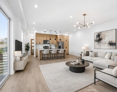 6556 Balboa Boulevard - Photo Thumbnail 15