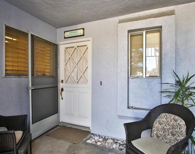 1068 Isabella Avenue - Photo Thumbnail 4