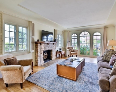861 G Avenue - Photo Thumbnail 4