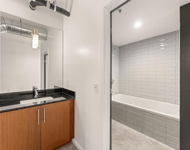 530 S Hewitt Street - Photo Thumbnail 43