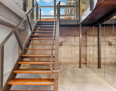 530 S Hewitt Street - Photo Thumbnail 31