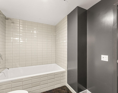 530 S Hewitt Street - Photo Thumbnail 6
