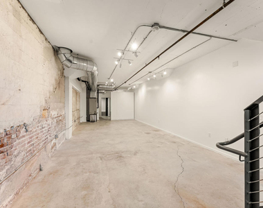 530 S Hewitt Street - Photo Thumbnail 33
