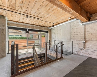 530 S Hewitt Street - Photo Thumbnail 14