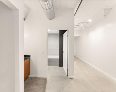 530 S Hewitt Street - Photo Thumbnail 38