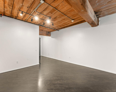 530 S Hewitt Street - Photo Thumbnail 4