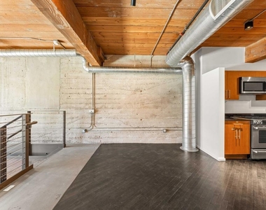 530 S Hewitt Street - Photo Thumbnail 15