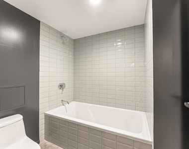 530 S Hewitt Street - Photo Thumbnail 44