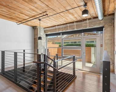 530 S Hewitt Street - Photo Thumbnail 17