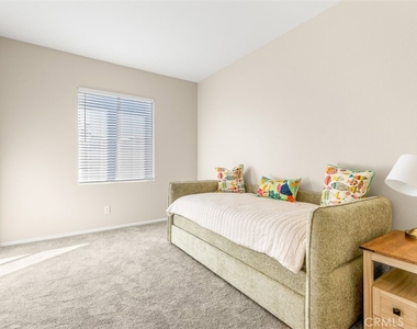 638 Sumner - Photo Thumbnail 12