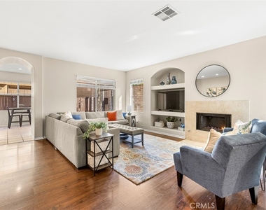 638 Sumner - Photo Thumbnail 4