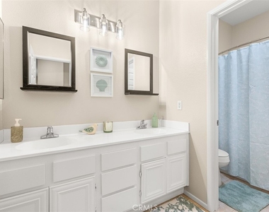 638 Sumner - Photo Thumbnail 11