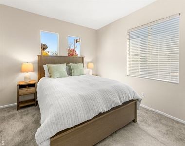 638 Sumner - Photo Thumbnail 10