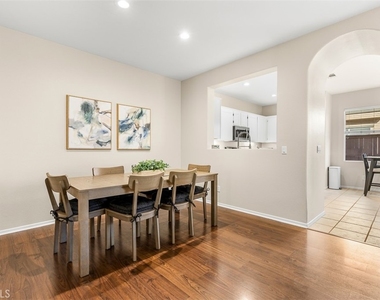 638 Sumner - Photo Thumbnail 6