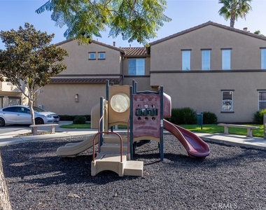 638 Sumner - Photo Thumbnail 16