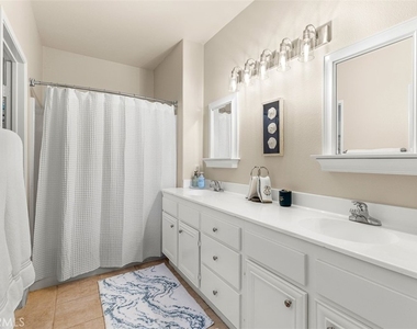 638 Sumner - Photo Thumbnail 8