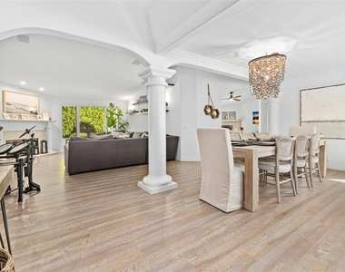 600 Cliff Drive - Photo Thumbnail 2