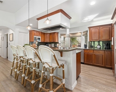 600 Cliff Drive - Photo Thumbnail 16